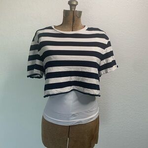 Black and white striped h&m cropped tee shirt